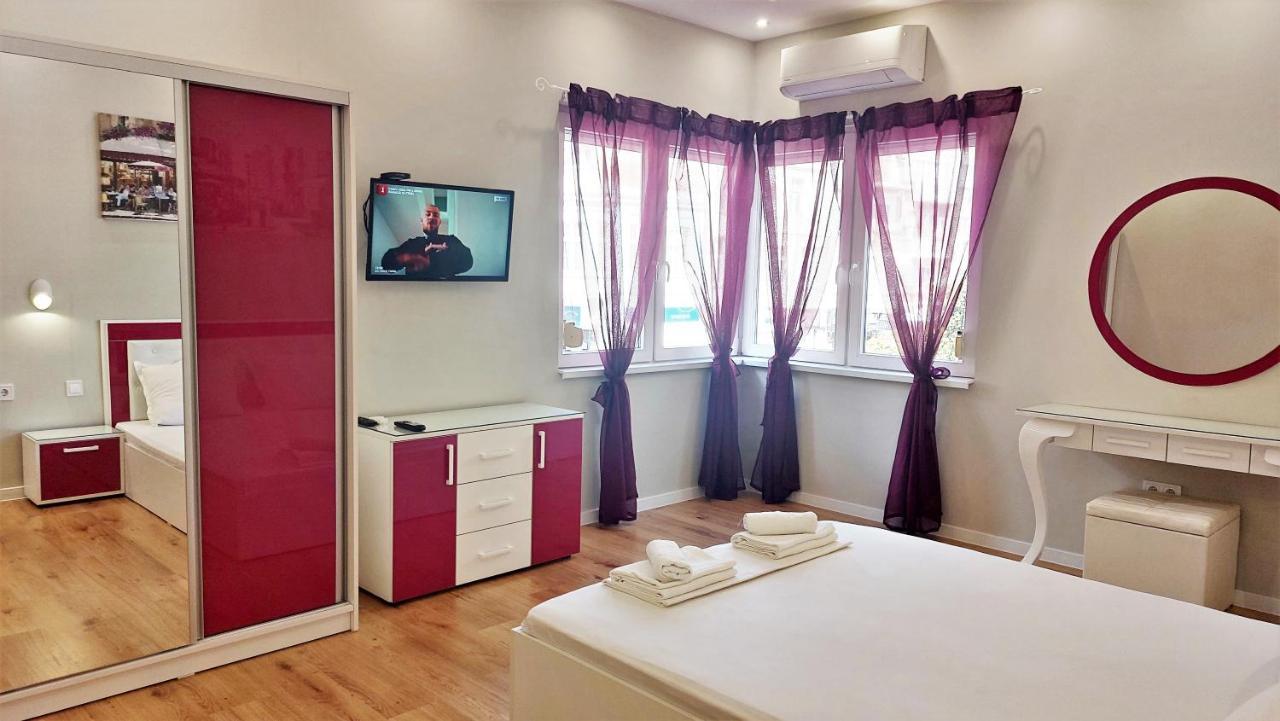 Апартамент Pink & Blue - 2Bdr With Balcony - Wi-Fi Varna Esterno foto