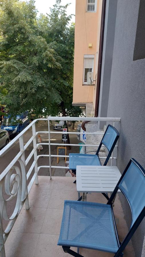 Апартамент Pink & Blue - 2Bdr With Balcony - Wi-Fi Varna Esterno foto