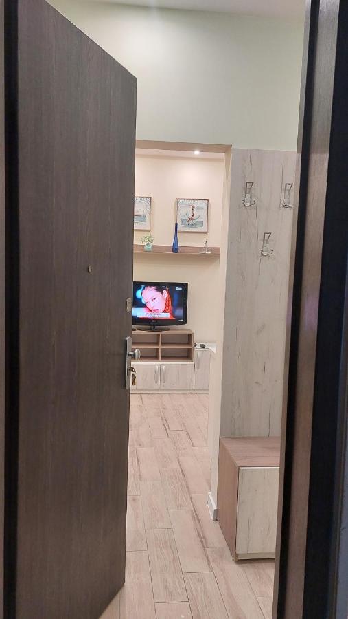 Апартамент Pink & Blue - 2Bdr With Balcony - Wi-Fi Varna Esterno foto
