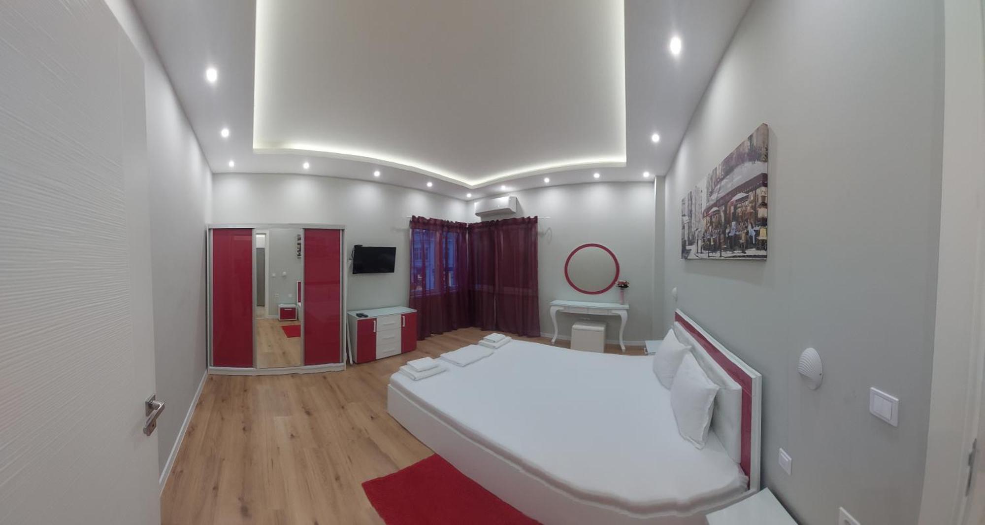 Апартамент Pink & Blue - 2Bdr With Balcony - Wi-Fi Varna Esterno foto