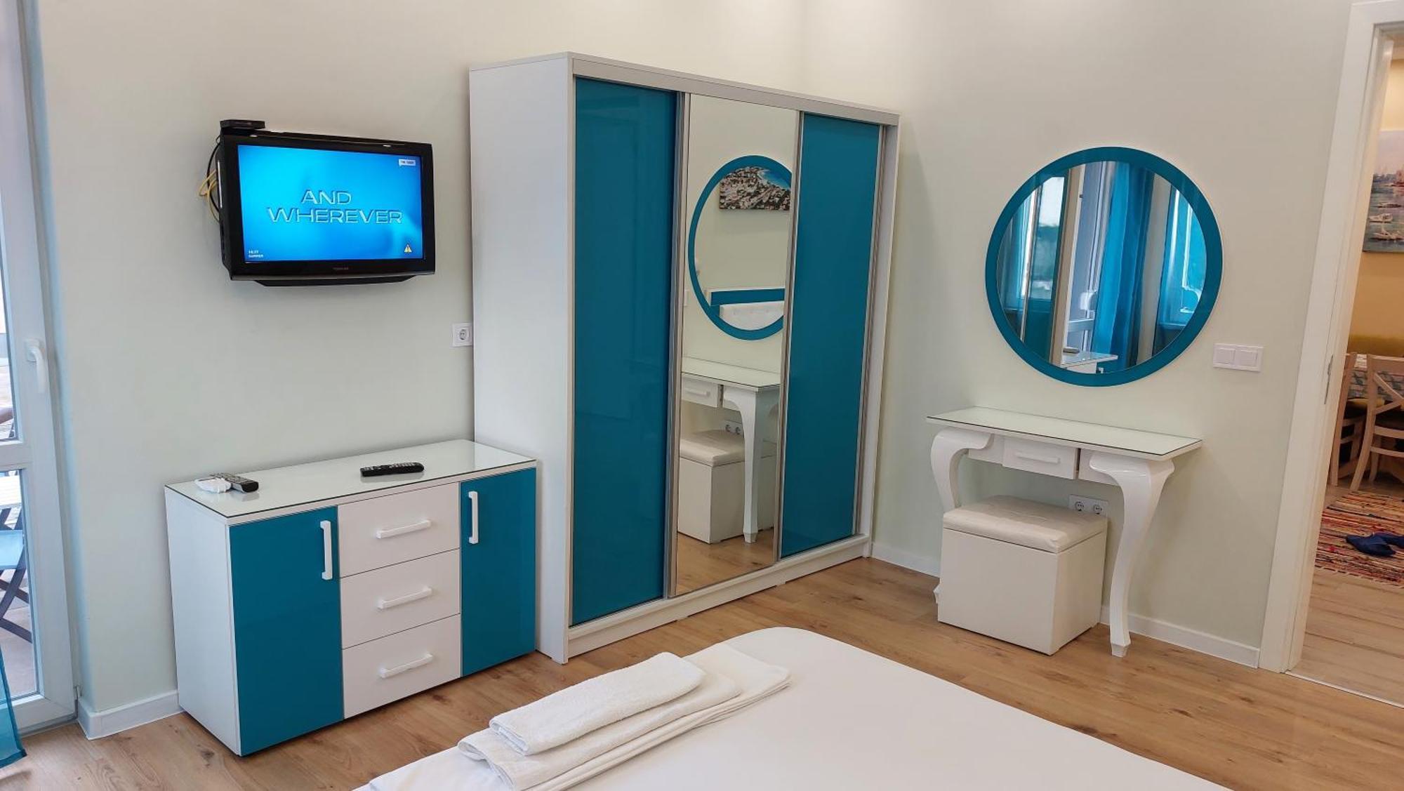 Апартамент Pink & Blue - 2Bdr With Balcony - Wi-Fi Varna Esterno foto